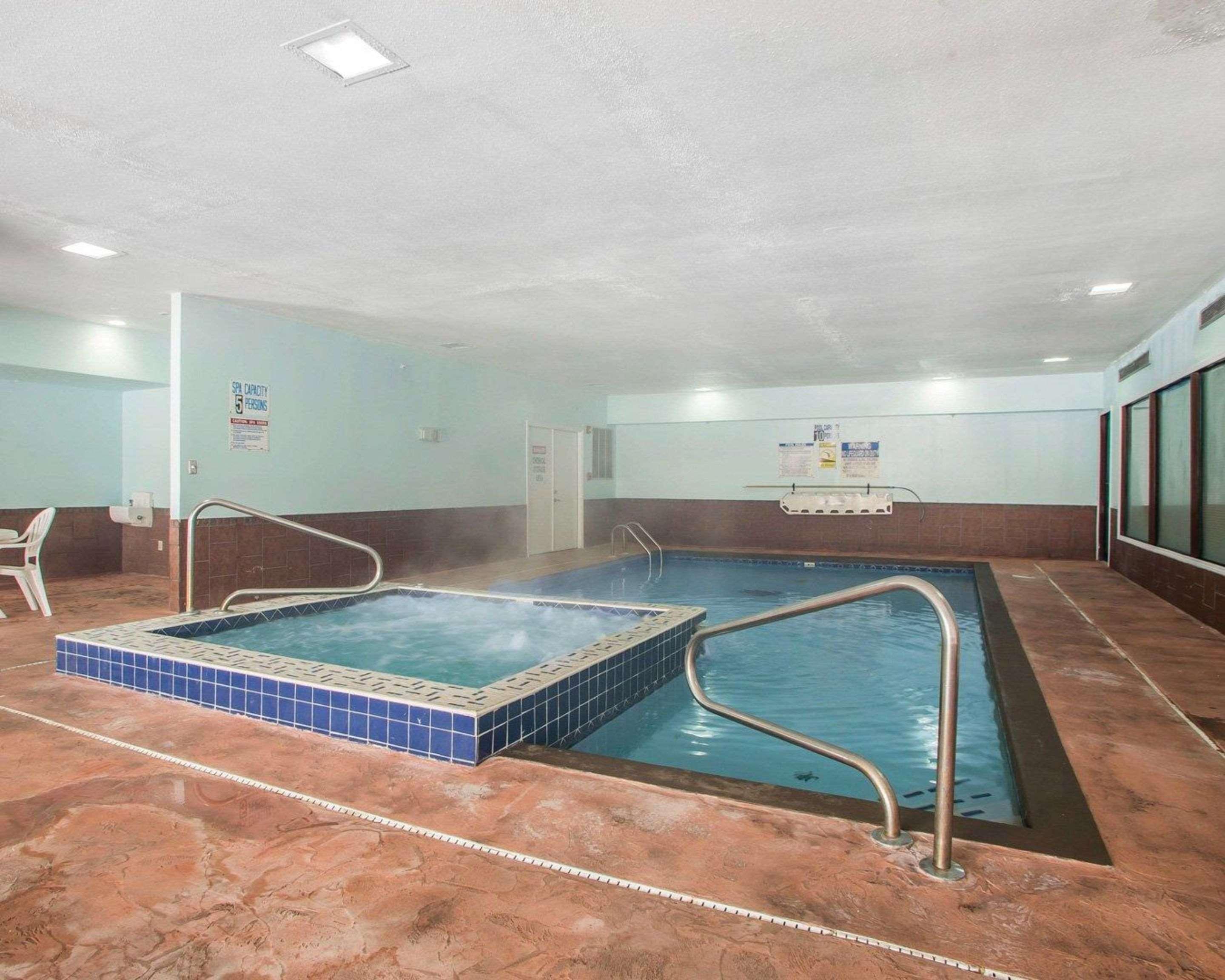 מריוויל Quality Inn מראה חיצוני תמונה